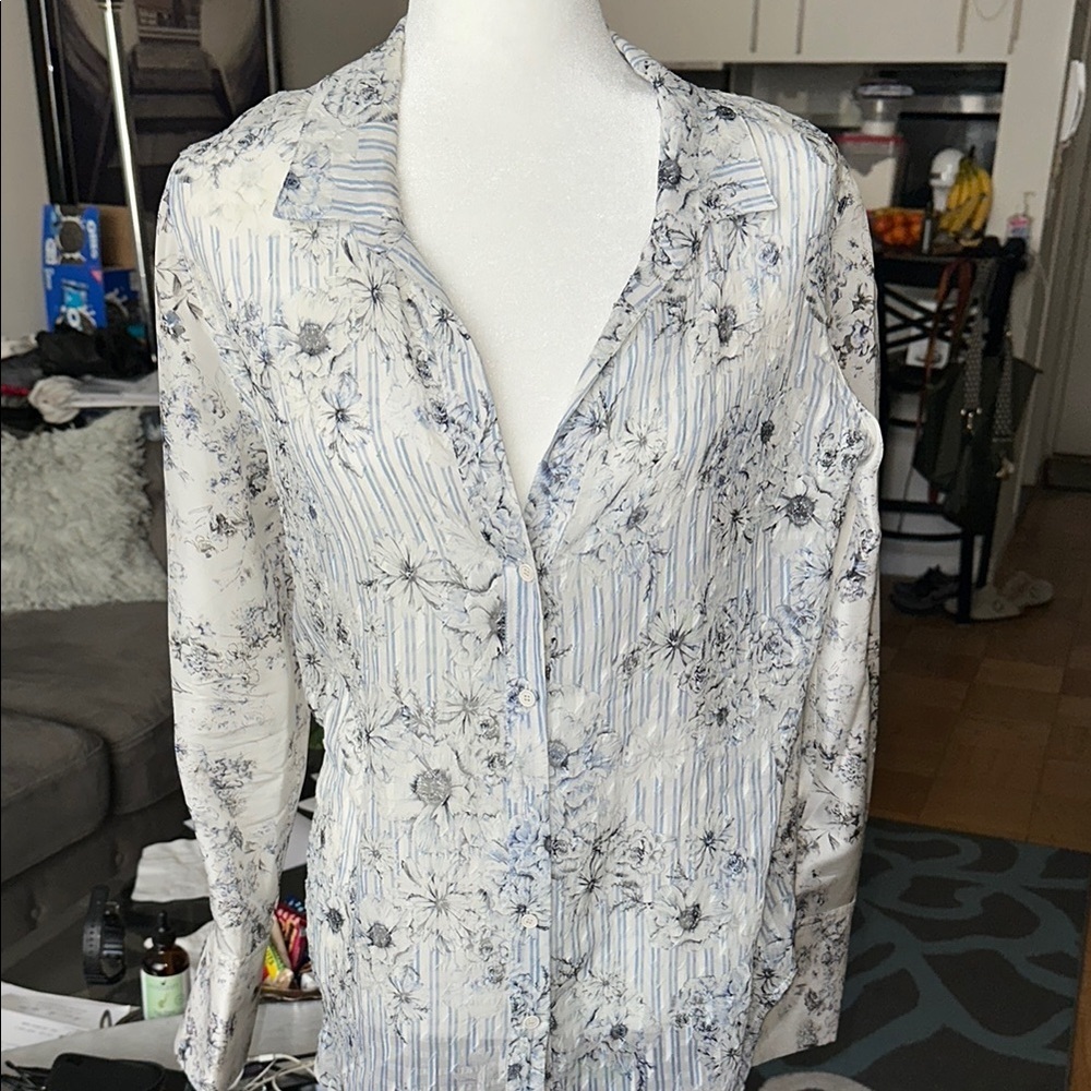 Chelsea and Walker silk long sleeve blouse.beautiful floral print